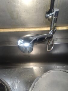 鴨川市　厨房単水栓浄水カートリッジ交換