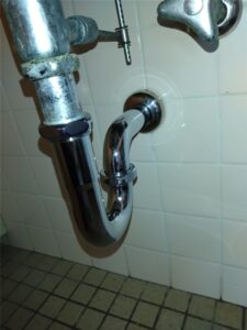 鴨川市　トイレ手洗排水管修繕