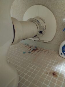 南房総市　トイレ横排管漏水