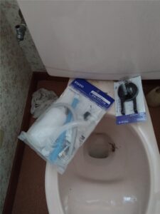 館山市　トイレタンク部品便座交換