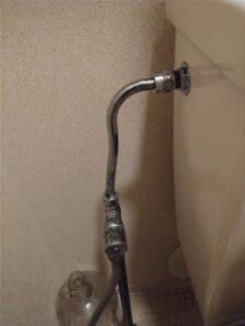 南房総市　トイレ横排管漏水