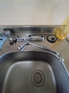 鴨川市　流し2ハンドル水栓部品交換