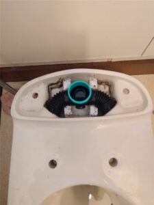 鴨川市　トイレタンク部品交換