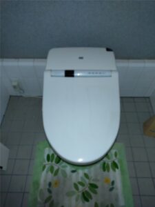 鴨川市　2階トイレタンク部品交換