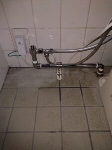 鴨川市　2階トイレタンク部品交換