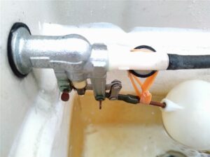 南房総市　2階トイレタンク部品交換