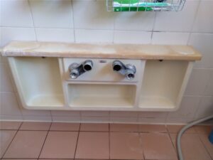 鴨川市　浴室給湯配管漏水修理工事