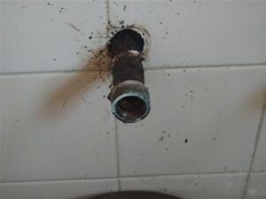 鴨川市　浴室給湯配管漏水修理工事