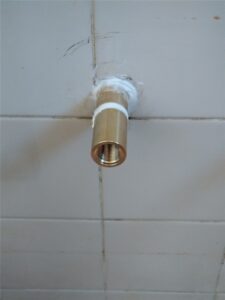 鴨川市　浴室給湯配管漏水修理工事