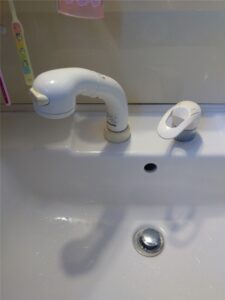 館山市　洗面台水栓部品交換
