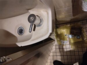 館山市　トイレ手洗部品交換