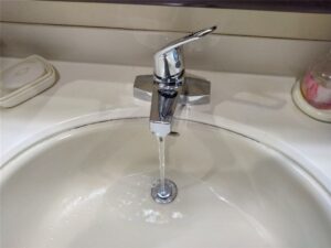 鴨川市　洗面台水栓交換