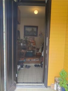 鴨川市　玄関網戸交換工事