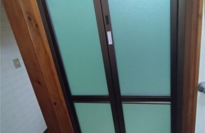 鴨川市　浴室中折戸交換