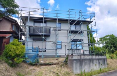 鴨川市　コロニアル屋根板金及び塗装工事 [足場架設工事]