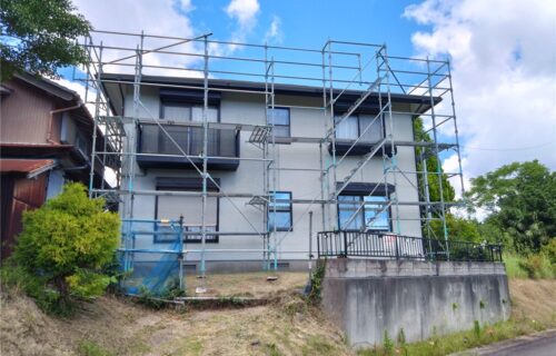 鴨川市　コロニアル屋根板金及び塗装工事 [足場架設工事]