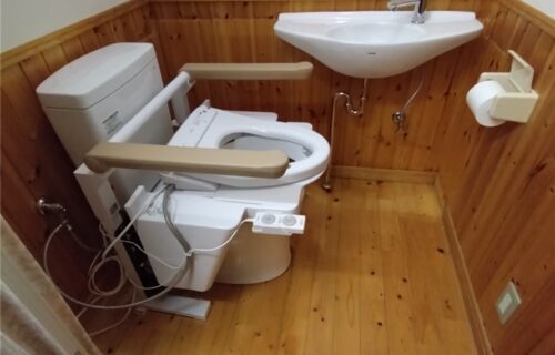 鴨川　トイレ改修工事